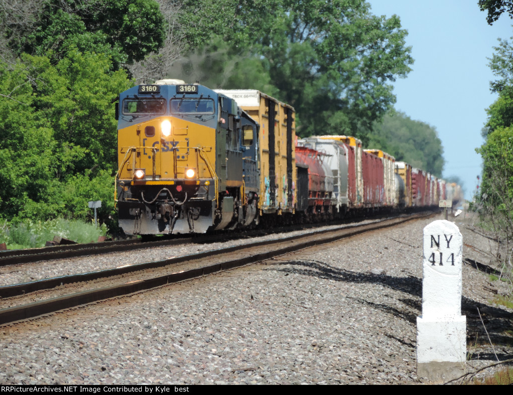 CSX 3160 on M561